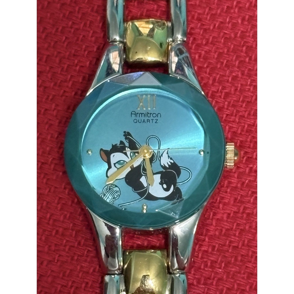 Armitron Analog Wristwatch with Quartz Movement Womens Watch New Battery